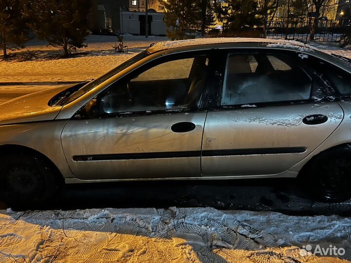 Renault Laguna 2.0 МТ, 1998, 300 000 км