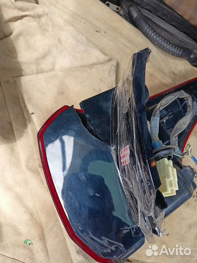 Задний фонарь левый outlander 3
