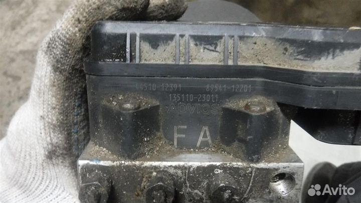 Блок ABS (насос) Toyota Corolla (E150) 2006-2013