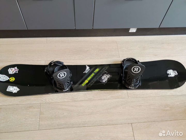 Доска для сноуборда комплект(крепления и буцы)