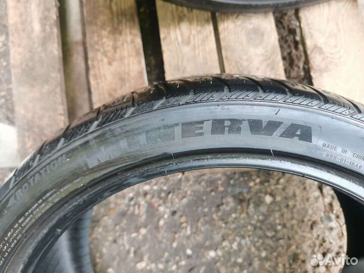 Minerva Frostrack UHP 255/35 R18 94V