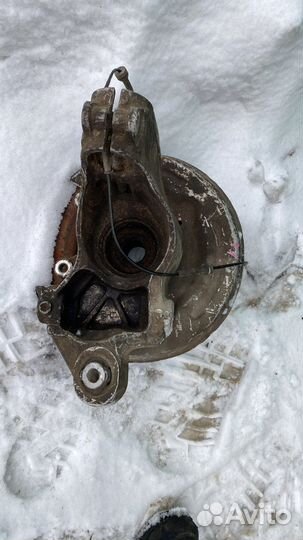 Кулак задний левый Range Rover Evoque