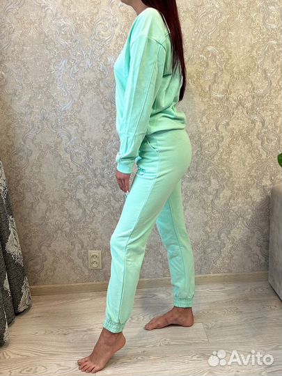 Продам костюм Pinko