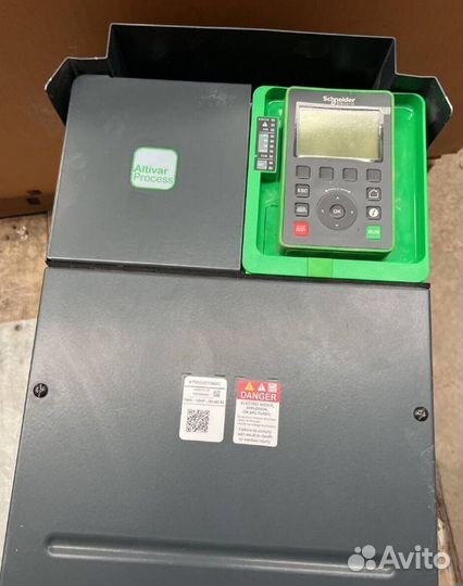 Преобразователь Schneider Electric ATV930D75N4