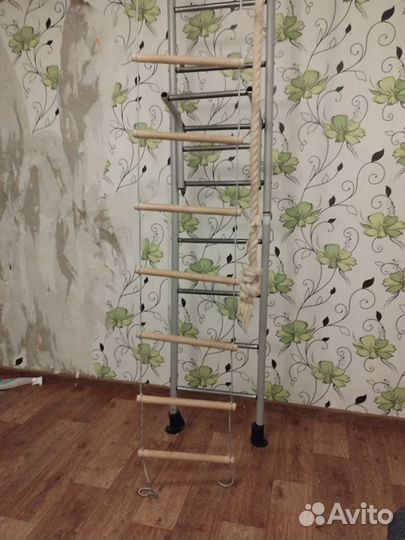 Детская спортивная стенка