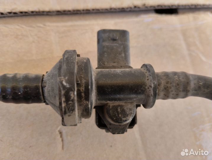 Трубка с датчиком давления воздуха усилителя