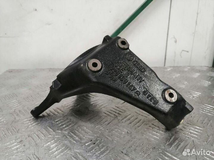 Кронштейн тнвд Volkswagen Passat B5