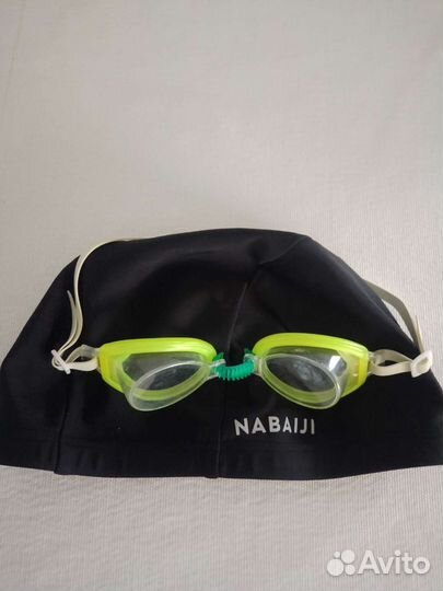 Очки и шапочка для плавания