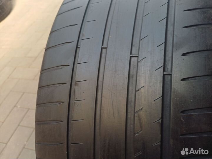 Michelin Pilot Sport 4 255/40 R19 96W