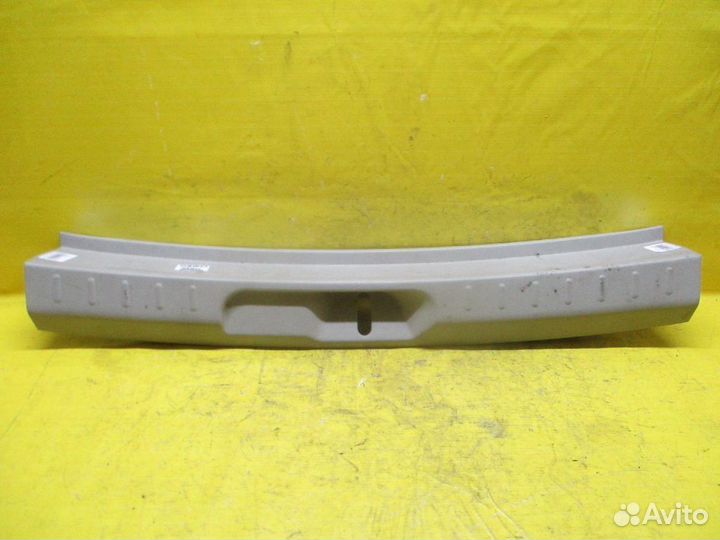 Обшивка багажника задняя Toyota Passo sette M502E