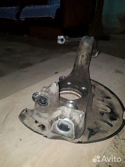 Кулак поворотный Audi A4 b6 b7 8e