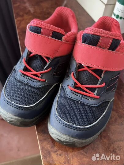 Кроссовки для девочки