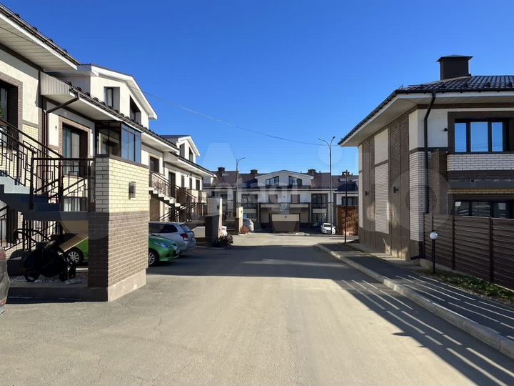 4-к. квартира, 120 м², 2/3 эт.