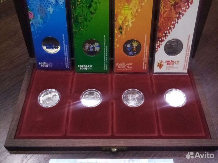 Набор монет к олимпиаде в Сочи. Футляр