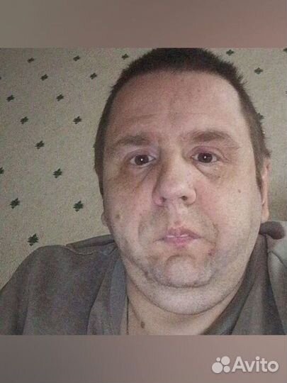 Продавец в продуктовый магазин прилавочного типа