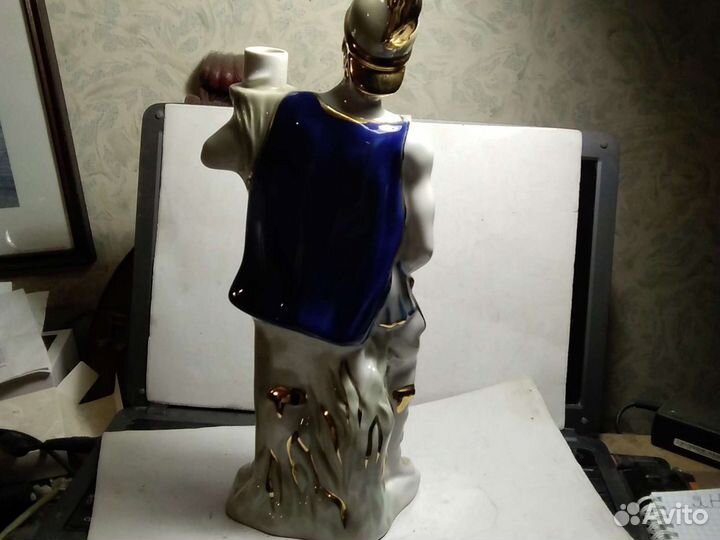 Статуэтка И. Е. Кузнецов, фабрика на Волхове