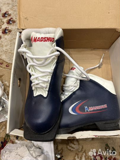 Лыжные ботинки