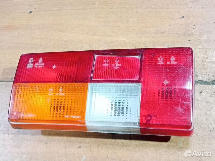 Фонарь задний левый VAZ LADA 2105