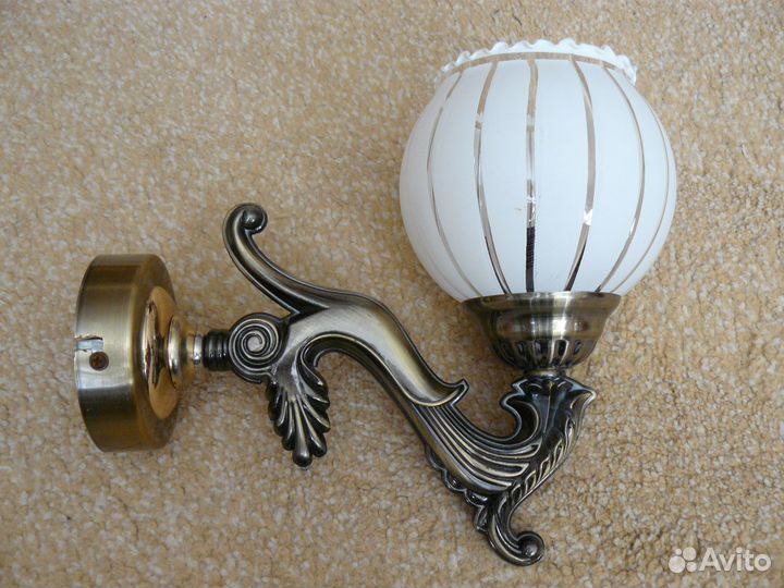 Бра и настольный светильник ночник