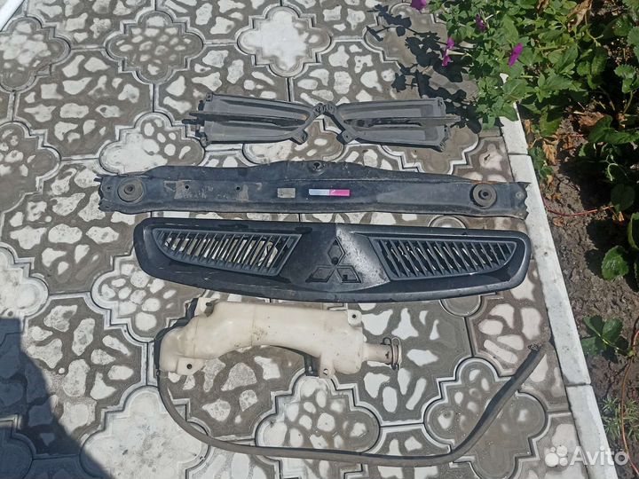 Запчасти mitsubishi colt