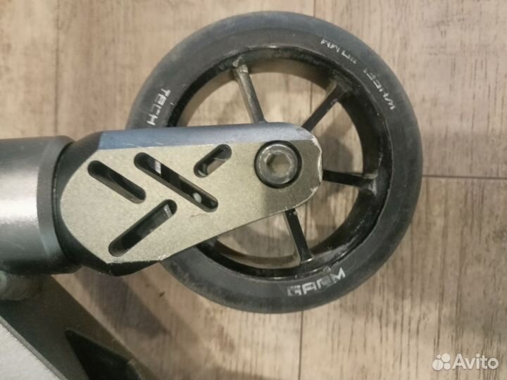 Трюковой самокат