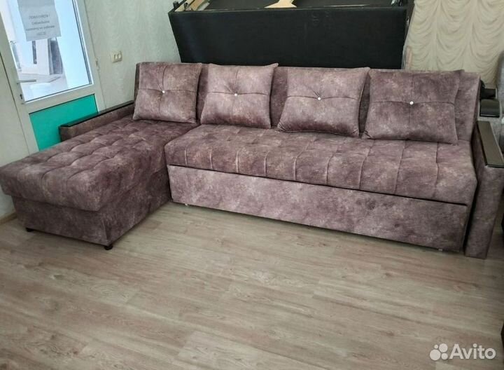 Диван угловой в наличии