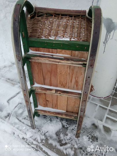 Санки деревянные с плетеной корзиной