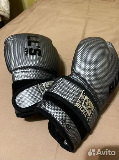 Боксерские перчатки