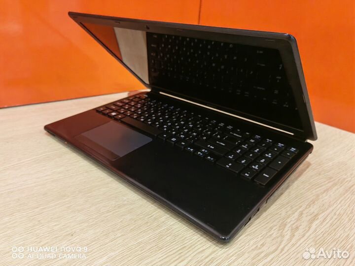 Отличный ноутбук Acer E1-522