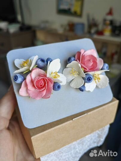 Заколка с цветами или брошь 