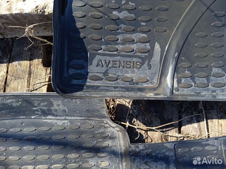 Автомобильные коврики резиновые