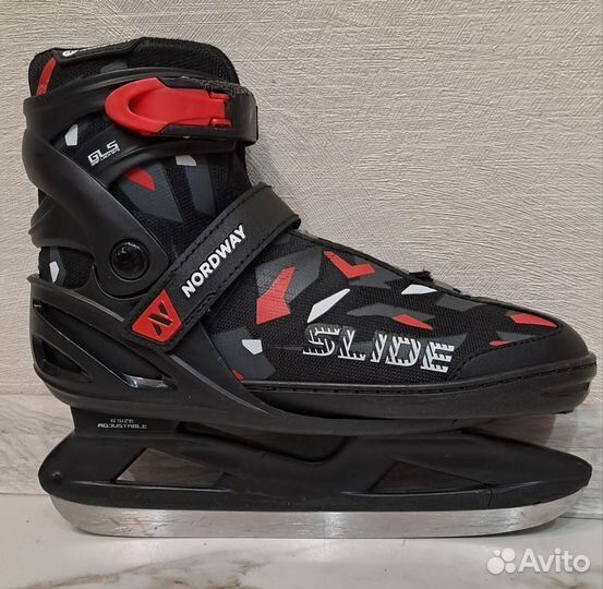 Коньки хоккейные