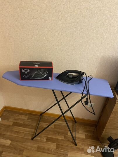 Гладильная доска и утюг