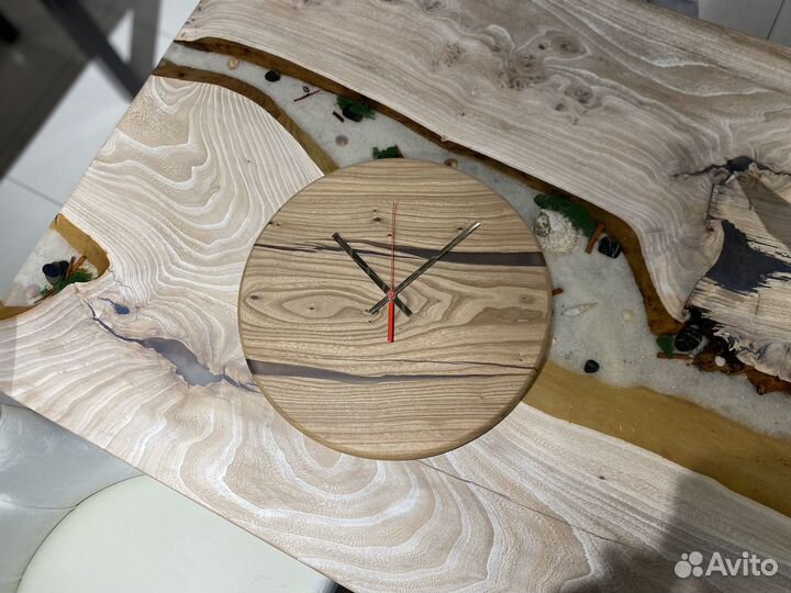 В наличии настенные часы из слэба карагача