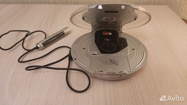 Cd плеер Sony Walkman D-CJ01 (Привезен из Японии)