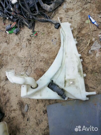 Бачок омывающей жидкости вольво volvo s 40