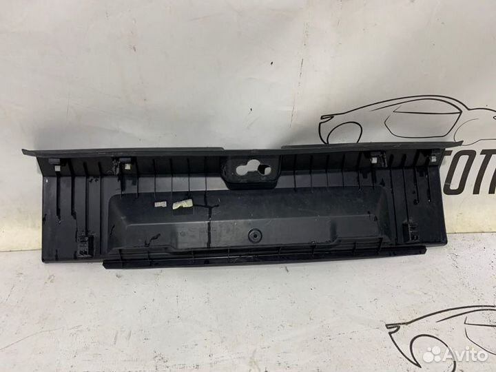 Накладка задней панели Volkswagen Polo sedan (MK5)