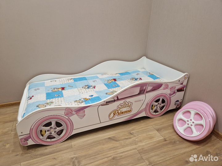 Детская кроватка- машина