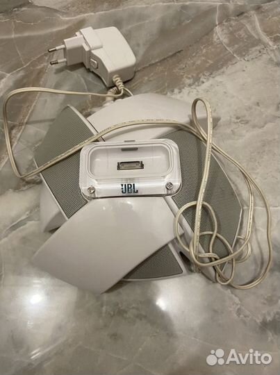 Зарядник-колонка