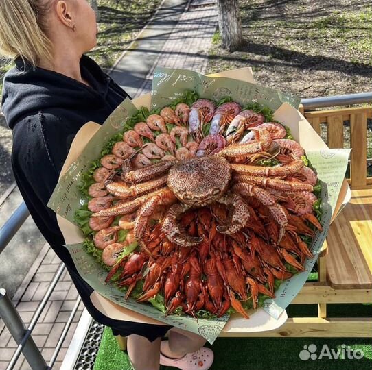 Мужские букеты съедобные, раки, крабы