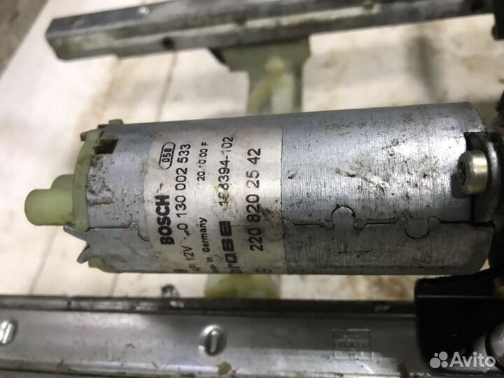 Направляющая заднего сиденья Mercedes W220