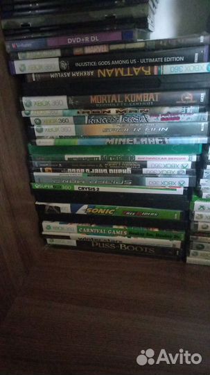 Коробка с дисками Xbox 360