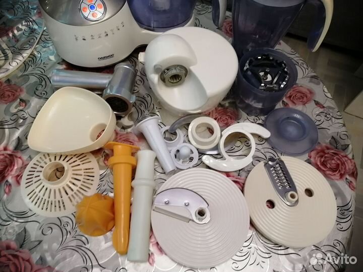 Кухонный комбаин(мясорубка,блендер,миксер и др.)