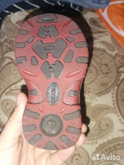 Отдам бесплатно осенние и зимние ботиночки р 20-21