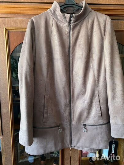 Куртка женская 54