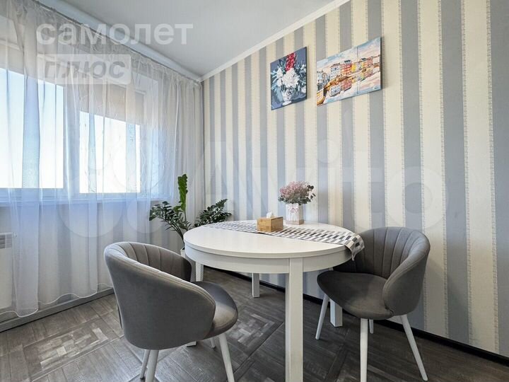 2-к. квартира, 70,4 м², 7/16 эт.