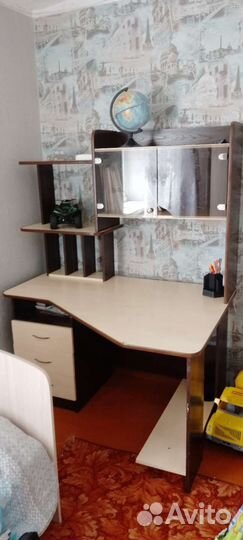 Компьютерный стол