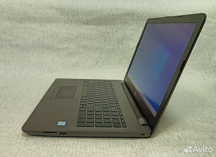 Ноутбук HP i3-6006U, SSD128, FuII HD 15.6