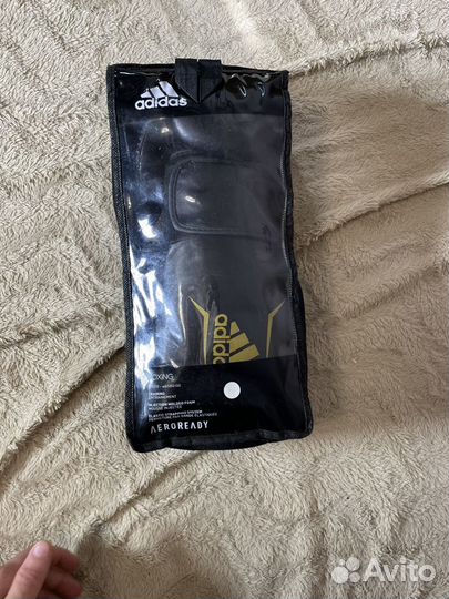 Боксерские перчатки 14 oz adidas