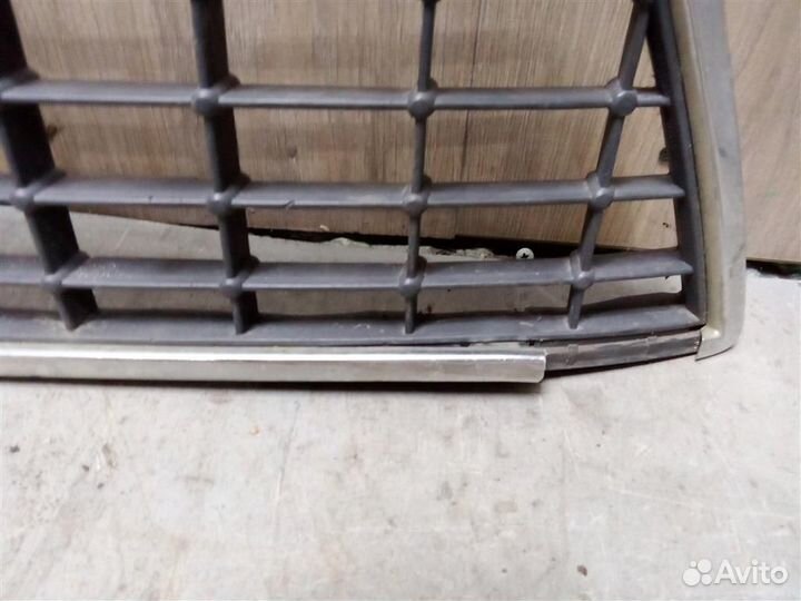Решетка в бампер центральная от Ford Mondeo IV 20
